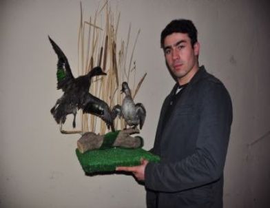 Tahnit Sanatıyla Hayvanlara Şekil Veriyor