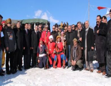 'Ççıldır Altın At 1. Kış Şöleni' Renkli Görüntülere Sahne Oldu