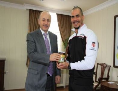 Dalış Rekortmeni Ardahan Balı İle Beslenecek