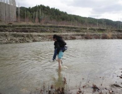 Eskin Köylüleri Köprü İstiyor