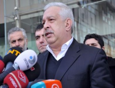 Adnan Şenses: “Haberi Duydum Dilim Tutuldu”