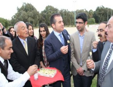 Bakan Kılıç, Sosyal Medyada Kendisini Takip Eden Öğrencileri Programına Katıyor