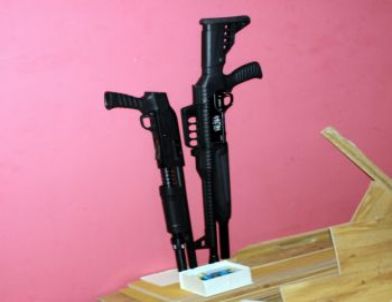 Çete Üyeleri, Haraç Tahsil Edemediği Vatandaşın İneğine El Koymuş