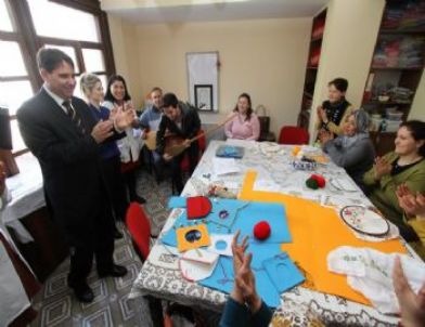 Kursiyerlerden Başkan Tartan’a İkram Sürprizi