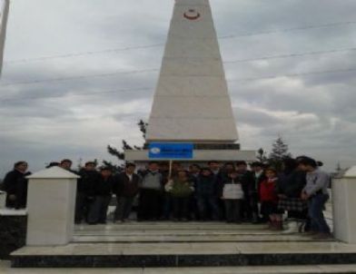 Öğrencilerden Şehitlere Dua