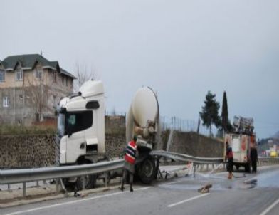 Trabzon'da Trafik Kazası: 2 Yaralı