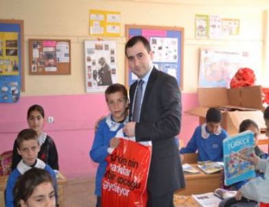 Ögrencilere Yardım Dağıtımı