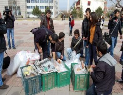 Öğrencilerin Yemek Protestosunda Arbede