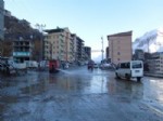 Şemdinli’de Çamurlu Yollar Yıkandı