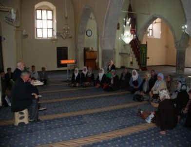 Silifke’de Umre'ye Gidecek Vatandaşlar Bilgilendirildi