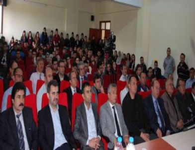 Ak Parti'li İdris Bal Öğrencilerle Konferansta Buluştu