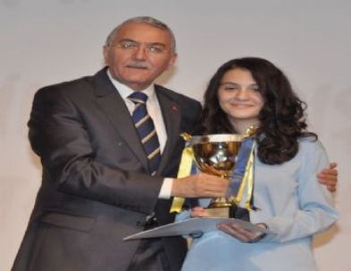 Esogü’de ‘6. Beyin Bilgi Yarışması’ Ödül Töreni