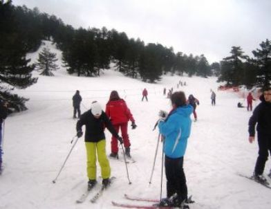 Gediz Meslek Yüksekokulu Öğrencileri Kayak Eğitimi Aldı