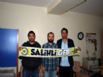 GENÇ FENERBAHÇELİLER - Genç Fenerbahçeliler'den Gazetecilere Jest