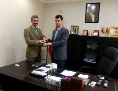 Kaymakam Sarı'dan Bulut'a Kol Saati