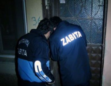 Kütahya'da Temeli Su Alan Bina Çöktü