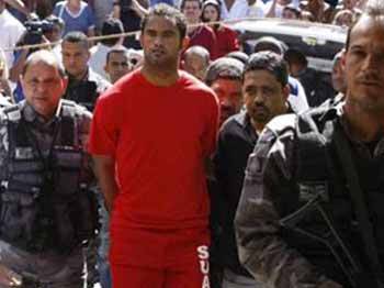 Parçalara ayırıp köpeklere yedirdiler!