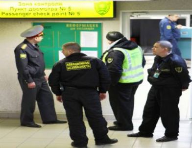 Rusya’da İki Ayda 3 Binden Fazla Uçak Yolcusuna Alkol Cezası