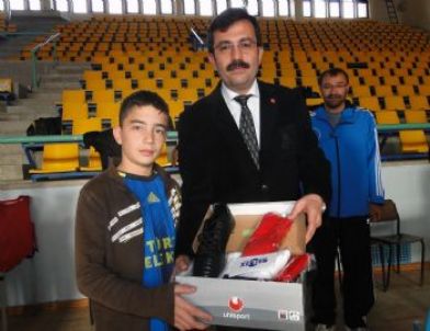 Sungurlu Belediyesi’nden Minik Sporculara Destek