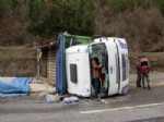 Sunta Yüklü Kamyon Devrildi