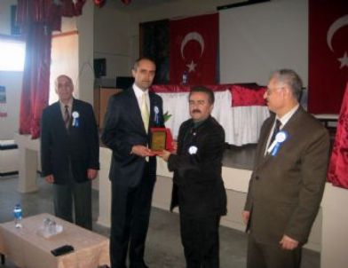 Yeşilay Derneği, Gemerek’te Sigara Bırakma Konferansı Verdi