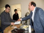 İSMAIL OK - Başkan Ok Üniversite Öğrencileriyle Kahvaltı Yaptı