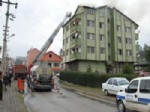 Çatı Yangını 4 İtfaiye İle Ancak Söndürülebildi