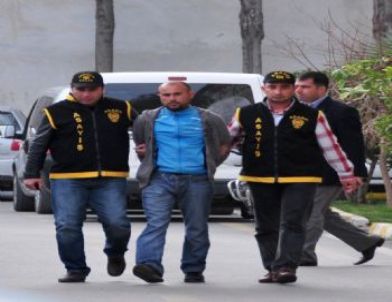 Aç Hırsız Girdiği Evde Pasta Yedi, Altınları Aldı Kaçtı