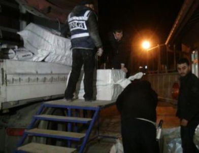 Aksaray'da Çimento Yüklü Tır'dan Kaçak Sigara Çıktı
