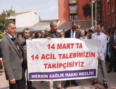 Sağlık Çalışanları 'Tıp Bayramı'nda Yürüdü