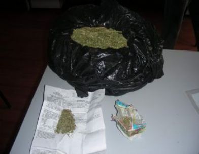 Uyuşturucu Satıcıları Tutuklandı