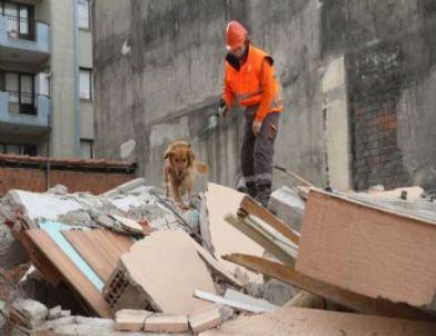 Karşıyaka’da “Aslına Uygun” Deprem Tatbikatı