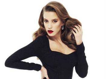 Serenay Sarıkaya'ya Konuşma Yasağı