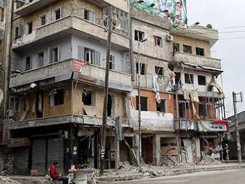 Humus'a top ateşi: 136 ölü