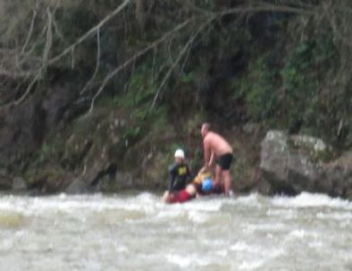 Rafting Botundan Düşen Gençler Boğulma Tehlikesi Geçirdi