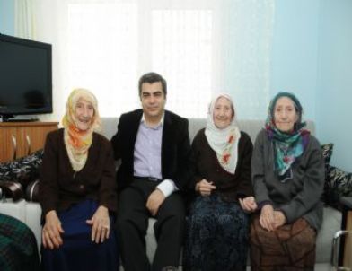 Üçüz Nineler Yeni Evlerine Kavuştu