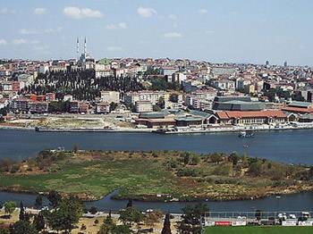 Bu semtte evi olan yaşadı