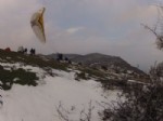 Kar Üstünde Paraşüt Keyfi
