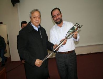 Bulut'tan 'ideal Nesil' Konferansı