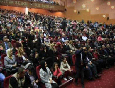 Çanakkale Türküsü 5 Dilde Yankılandı