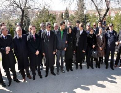 Gölbaşı Şehitlerini Unutmadı