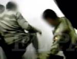 İspanyol askerlerinden Iraklı mahkuma işkence