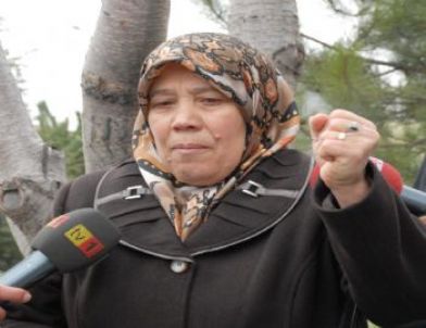 Şehit Annesi: Komutanını Bir Görsem, Yakasını Bir Tutsam