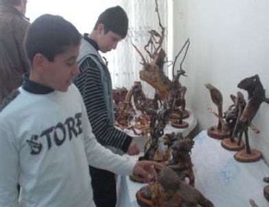 Ağaç Köklerinden Heykel Büyük İlgi Görüyor