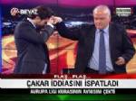 Ahmet Çakar, Rasim Ozan'a el öptürdü
