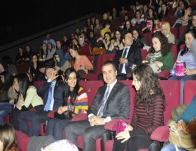 Bakan Kılıç, Üniversitelilerle 'eve Dönüş: Sarıkamış 1915' Filmini İzledi