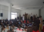 AYHAN TAVLı - Çanakkale Destanı Tiyatro Gösterisi Büyüledi