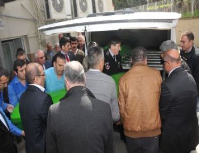 Kazada Ölen Üniversiteli Gençler İçin Gözyaşı