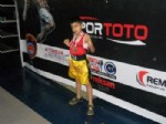 Profösör Erol Güngör İlköğretim Okulu Öğrencisi Muay Thai Dünya Şampiyonasında İkinci Oldu