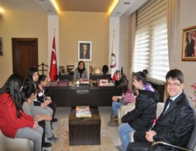 Başarılı Öğrenciler NEü’de